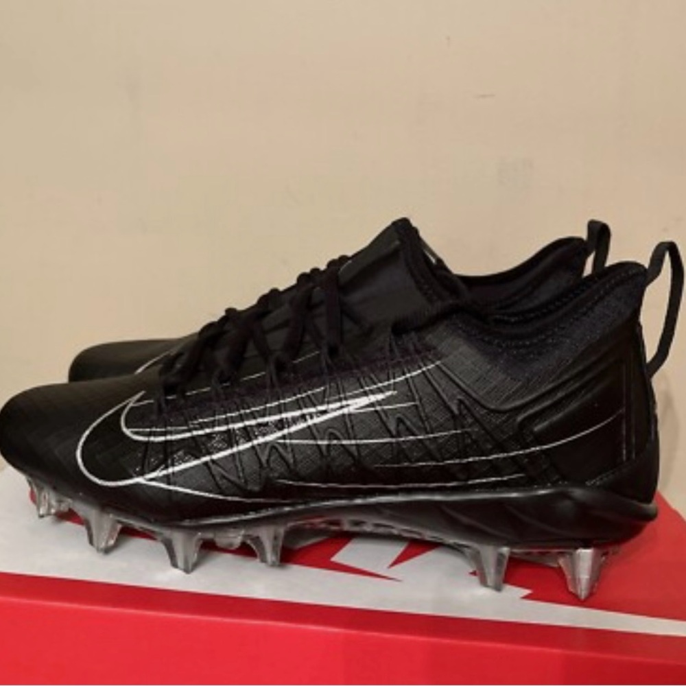 Nike Black alpha 7 hurricane pro cleats